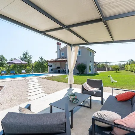 House Brig Villa