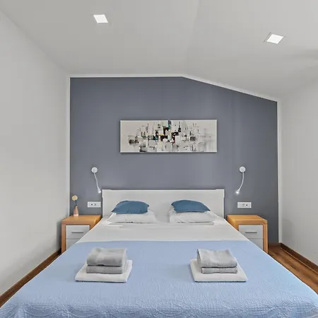 House Brig Villa *