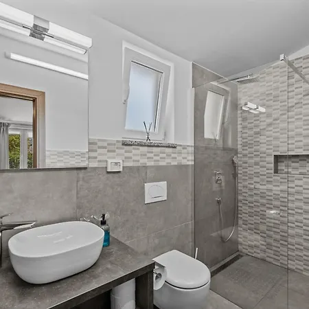 Villa House Brig *
