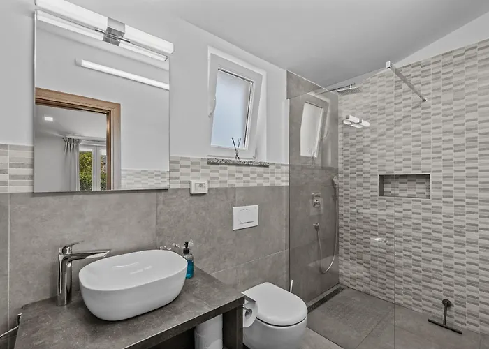 Vila House Brig *